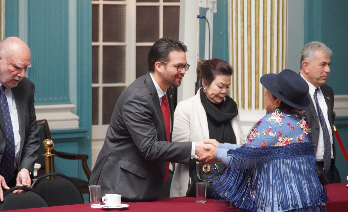 Embajador Trómpiz participa en reunión de emergencia por desastres naturales en Bolivia