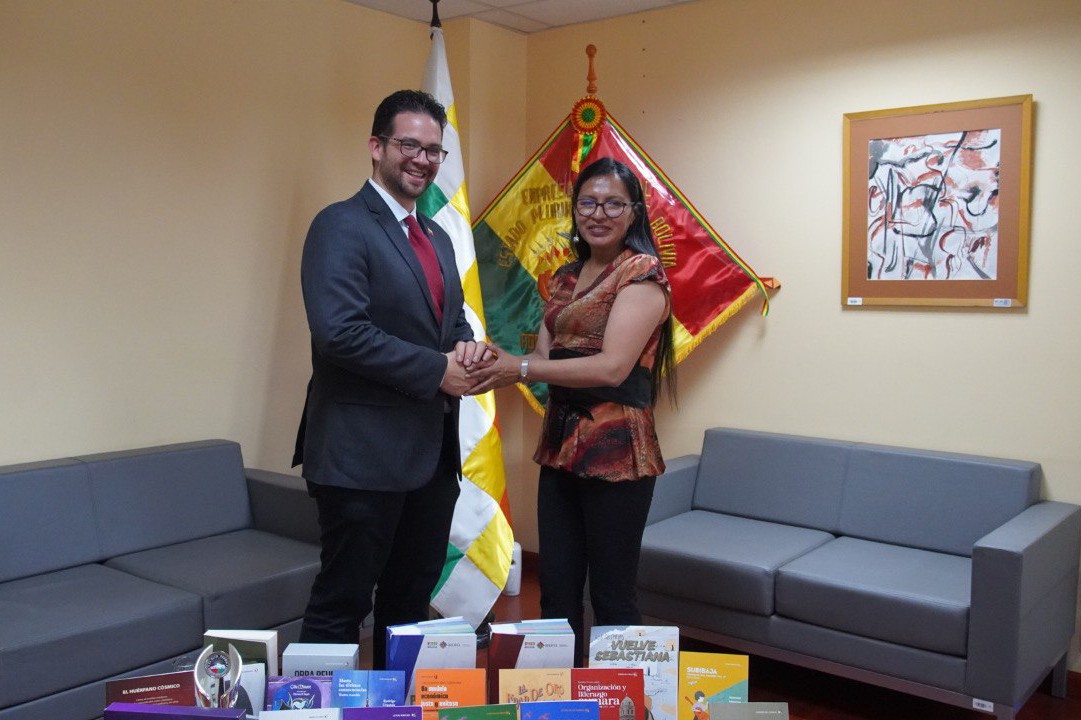 Venezuela y Bolivia discuten proyectos conjuntos en el ámbito literario y editorial