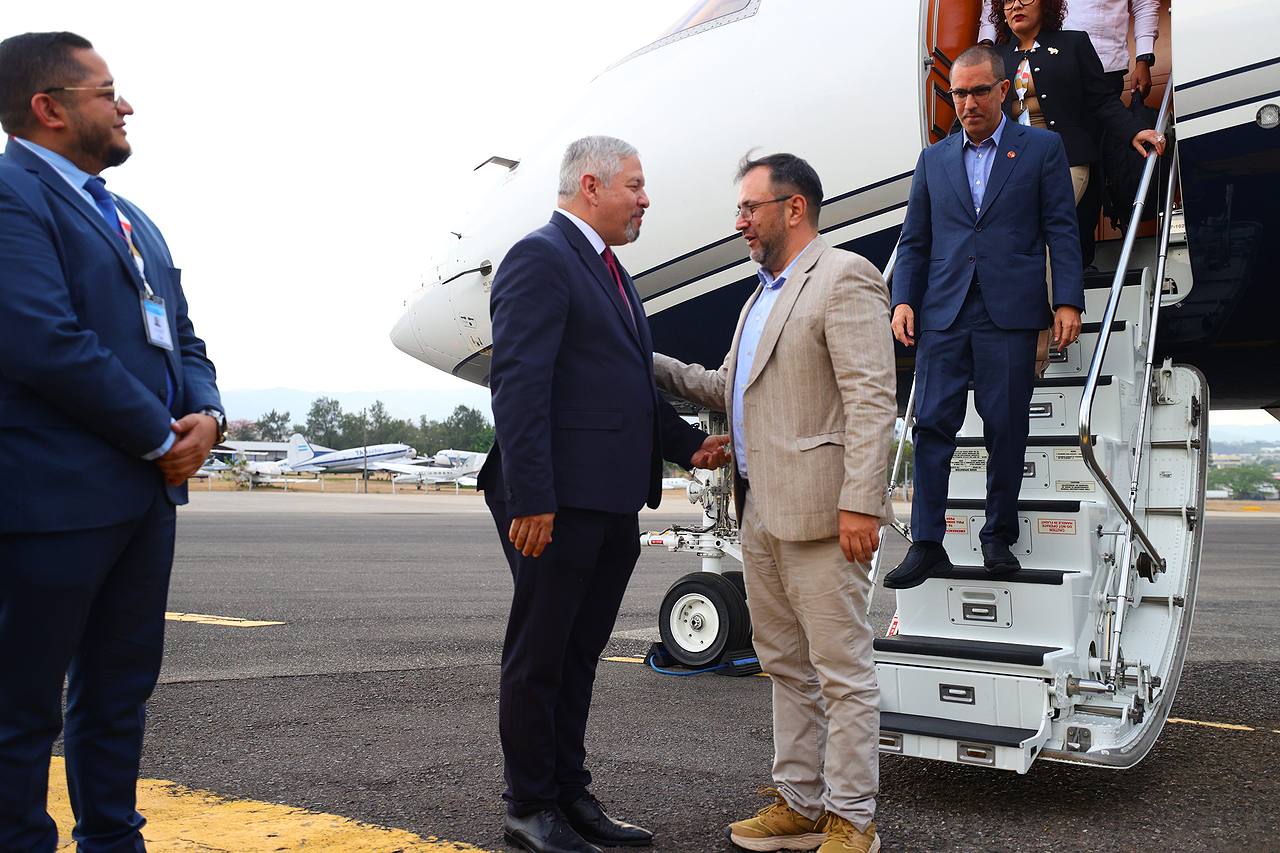 Canciller Yván Gil: Venimos a Honduras a reafirmar proyecto bolivariano de creación de la CELAC