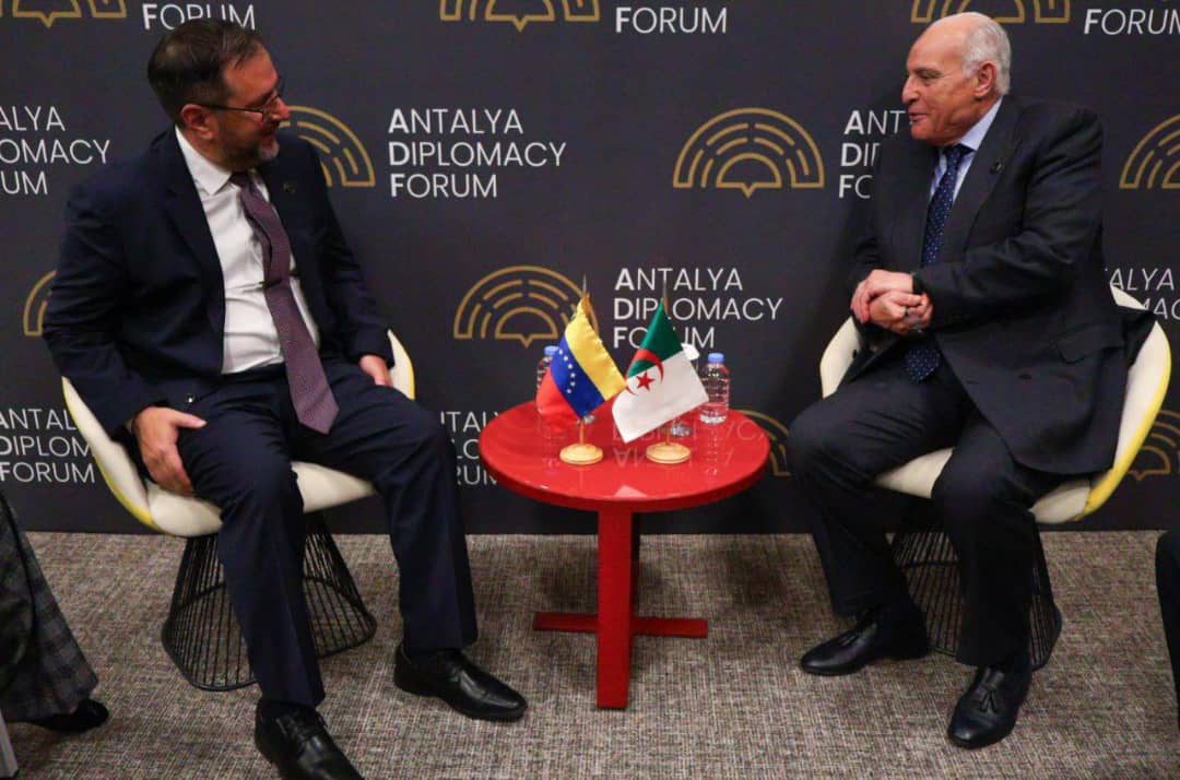 Venezuela y Argelia examinan relación estratégica bilateral