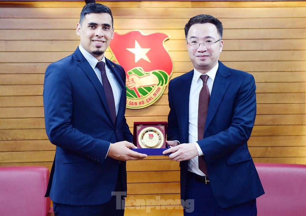 Embajador en Vietnam se reúne con Secretario de la Unión de Jóvenes Comunistas Ho Chi Minh