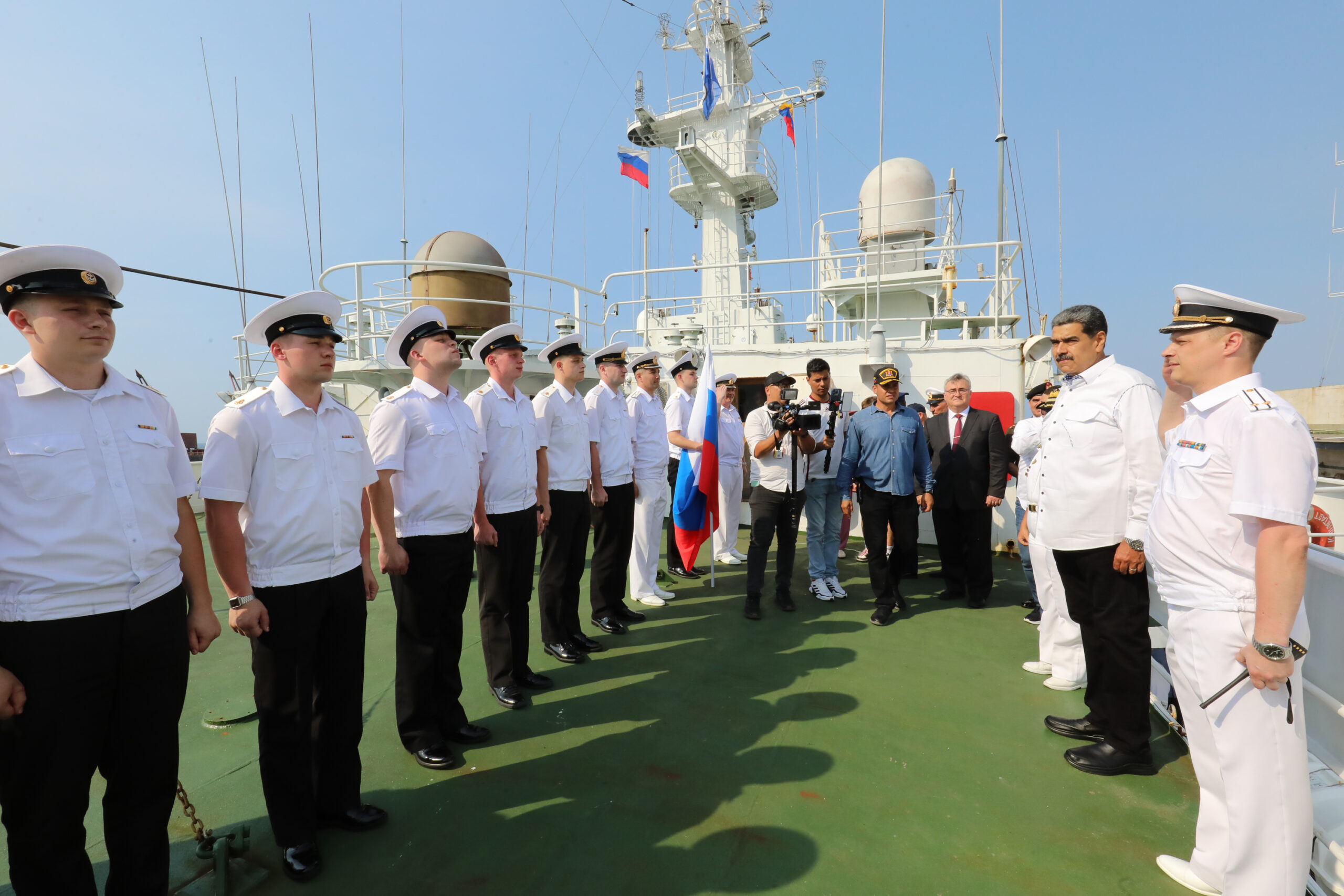 Presidente Maduro visita el buque oceánico ruso «Admiral Vladimirsky»