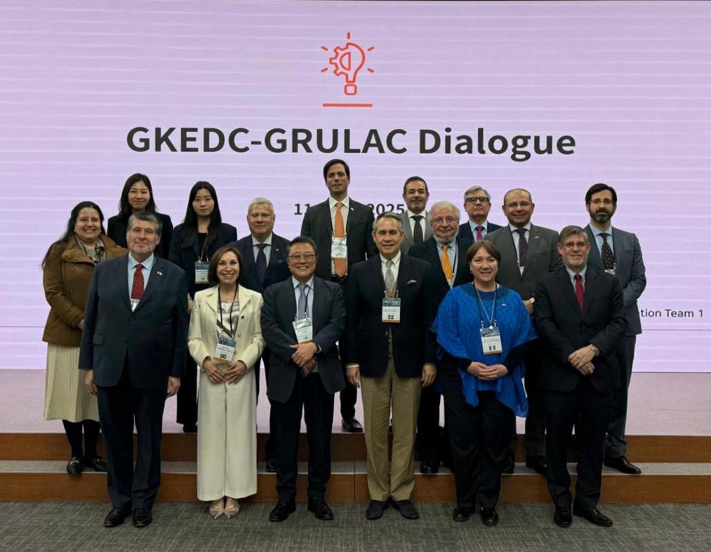 Representantes diplomáticos del GRULAC visitan Instituto de Desarrollo Económico de Corea
