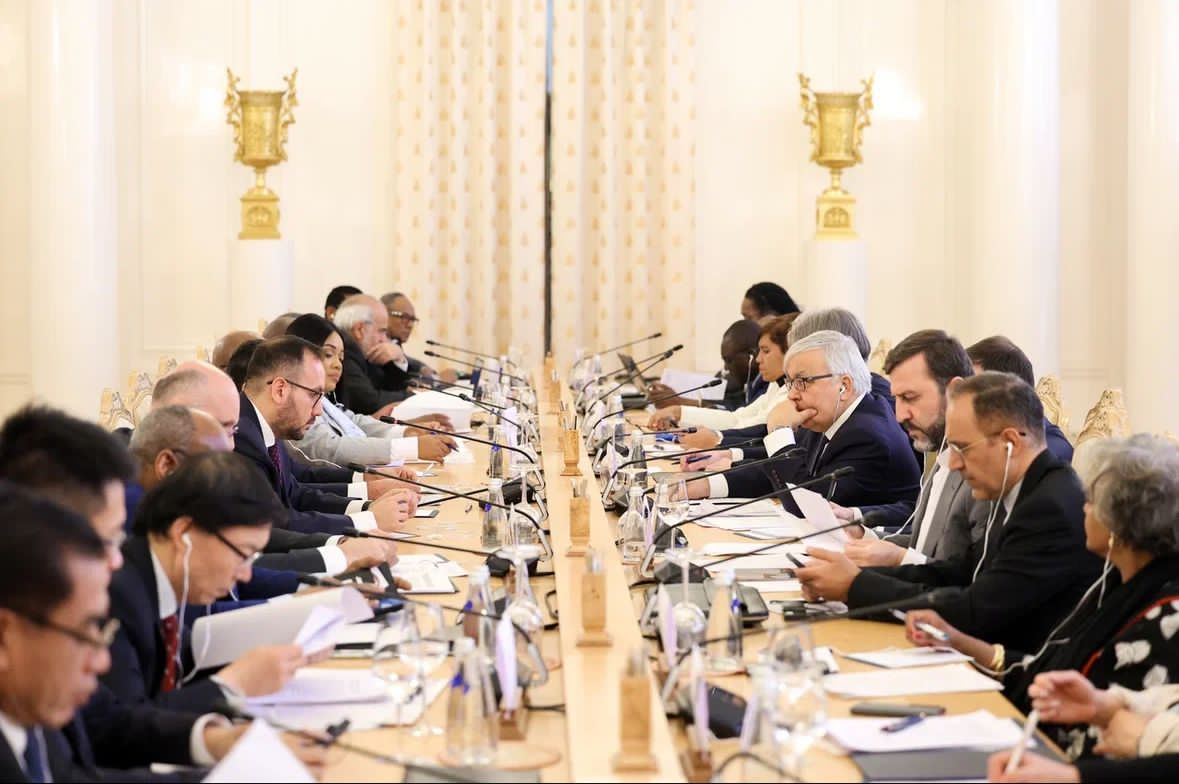 Países en defensa de Carta de la ONU emiten declaración contra medidas coercitivas y maltrato de migrantes