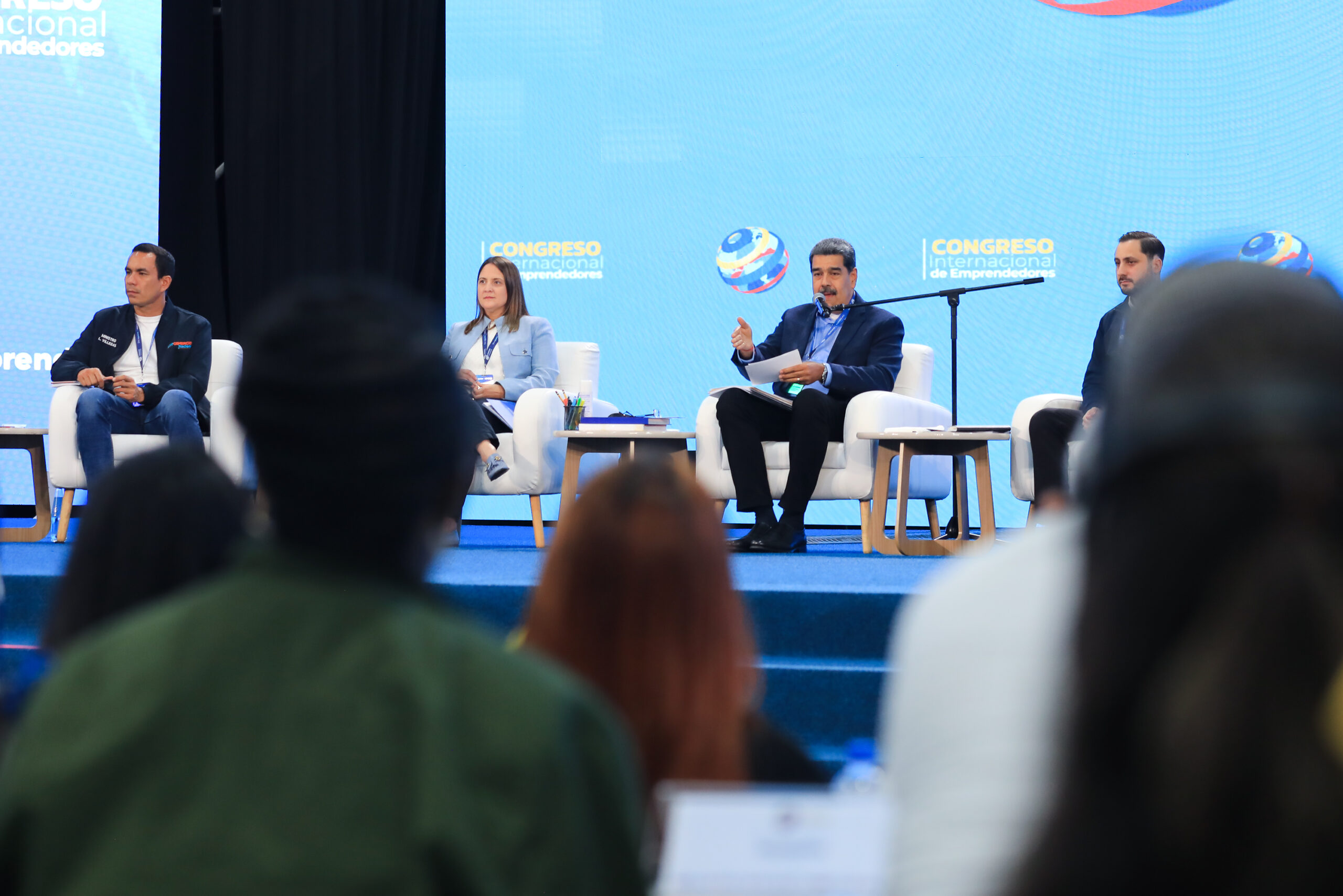 Jefe de Estado plantea creación de red internacional de emprendedores