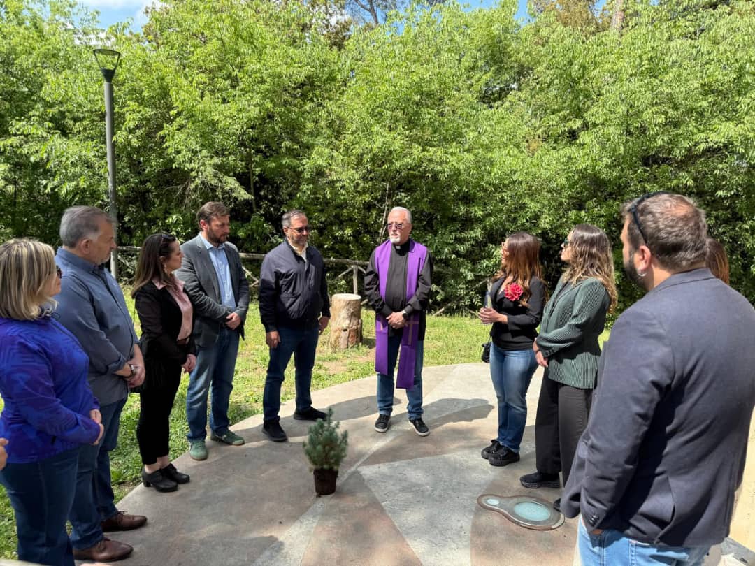 Delegación venezolana en Roma honra a Simón Bolívar en el Monte Sacro