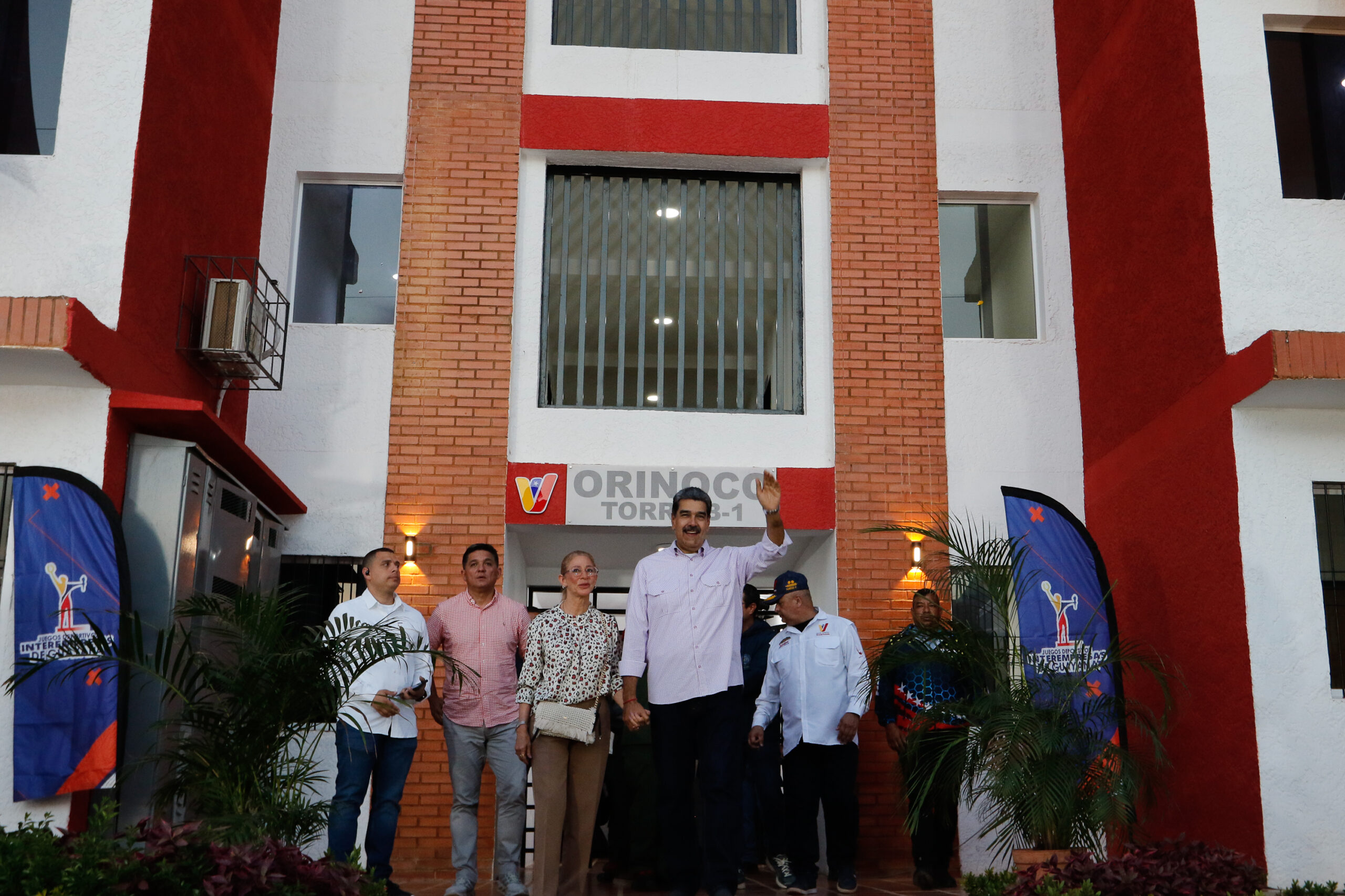 Presidente saludó al pueblo de Vietnam a 50 años de la derrota del imperialismo