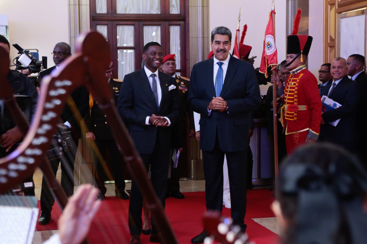 Venezuela y Grenada fortalecen relaciones bilaterales en hermandad y cooperación