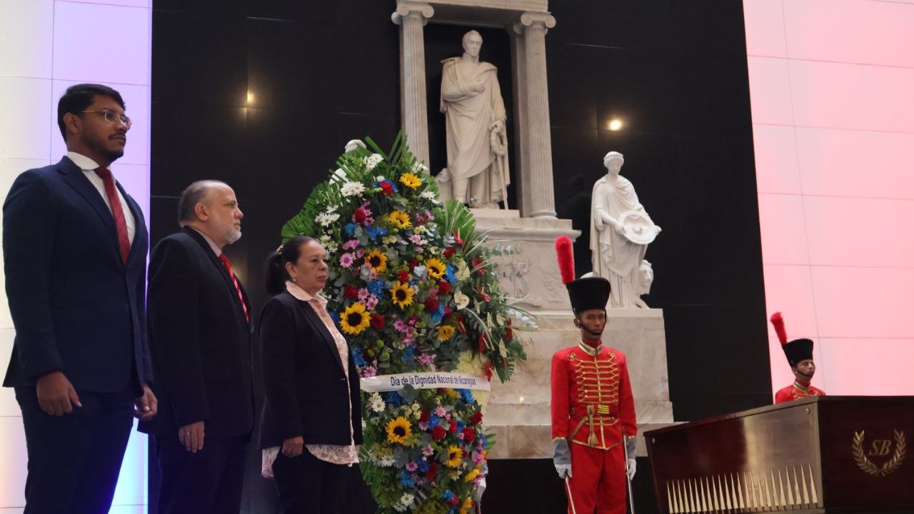 Conmemoran en Caracas Día de la Dignidad de Nicaragua con ofrenda al Libertador