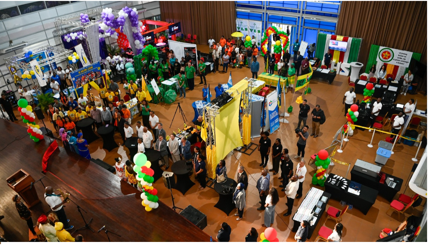 Embajada de Venezuela participó en la Feria Electoral de Suriname
