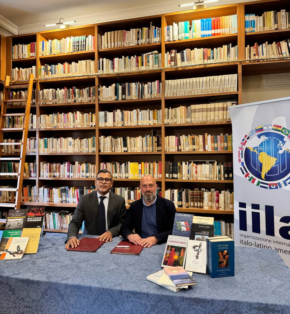 En Roma se donan 200 libros de géneros literarios venezolanos a la Biblioteca de la IILA