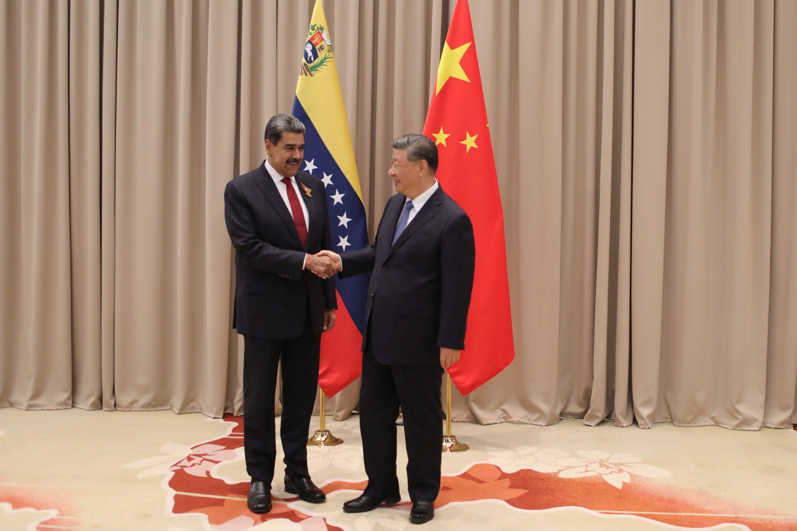 Venezuela impulsa con China el fin del hegemonismo