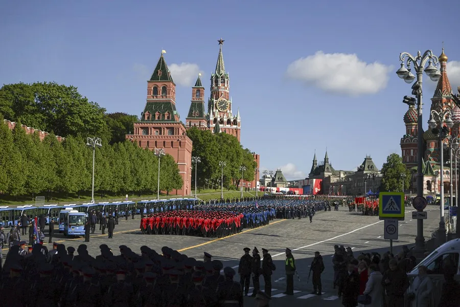 Presidente acompaña a Rusia en 80° aniversario del Día de la Victoria