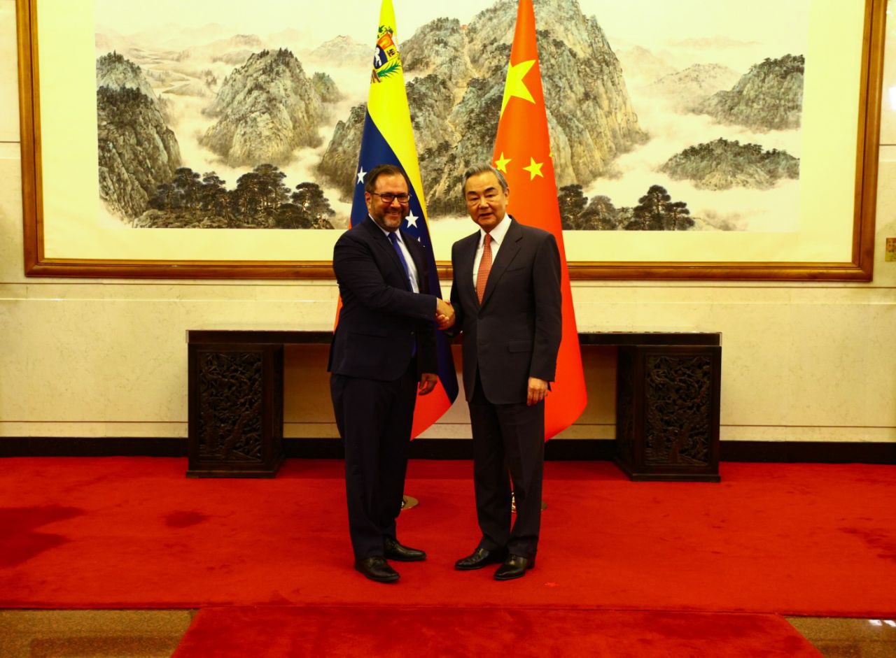 Venezuela y China discuten expansión de alianza estratégica en reunión de cancilleres