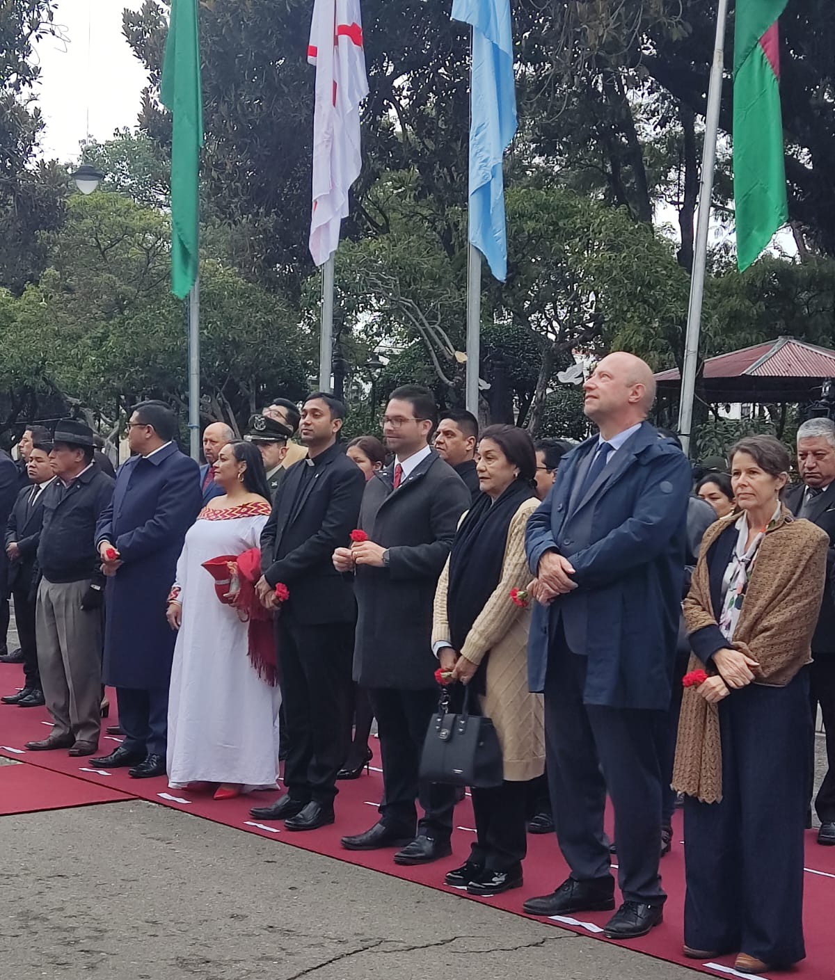 Embajador Trómpiz presente en Acto de Reivindicación Patriótica por el Bicentenario de Bolivia 