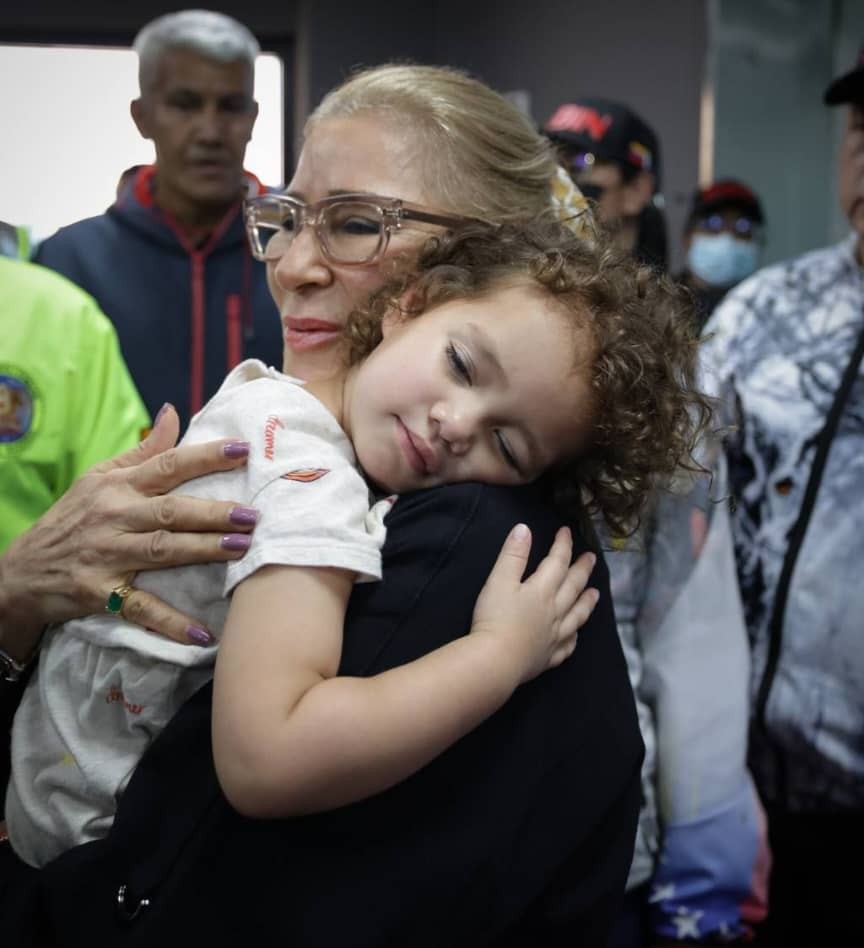 Presidente Nicolás Maduro logra el rescate de la niña Maikelys Espinoza