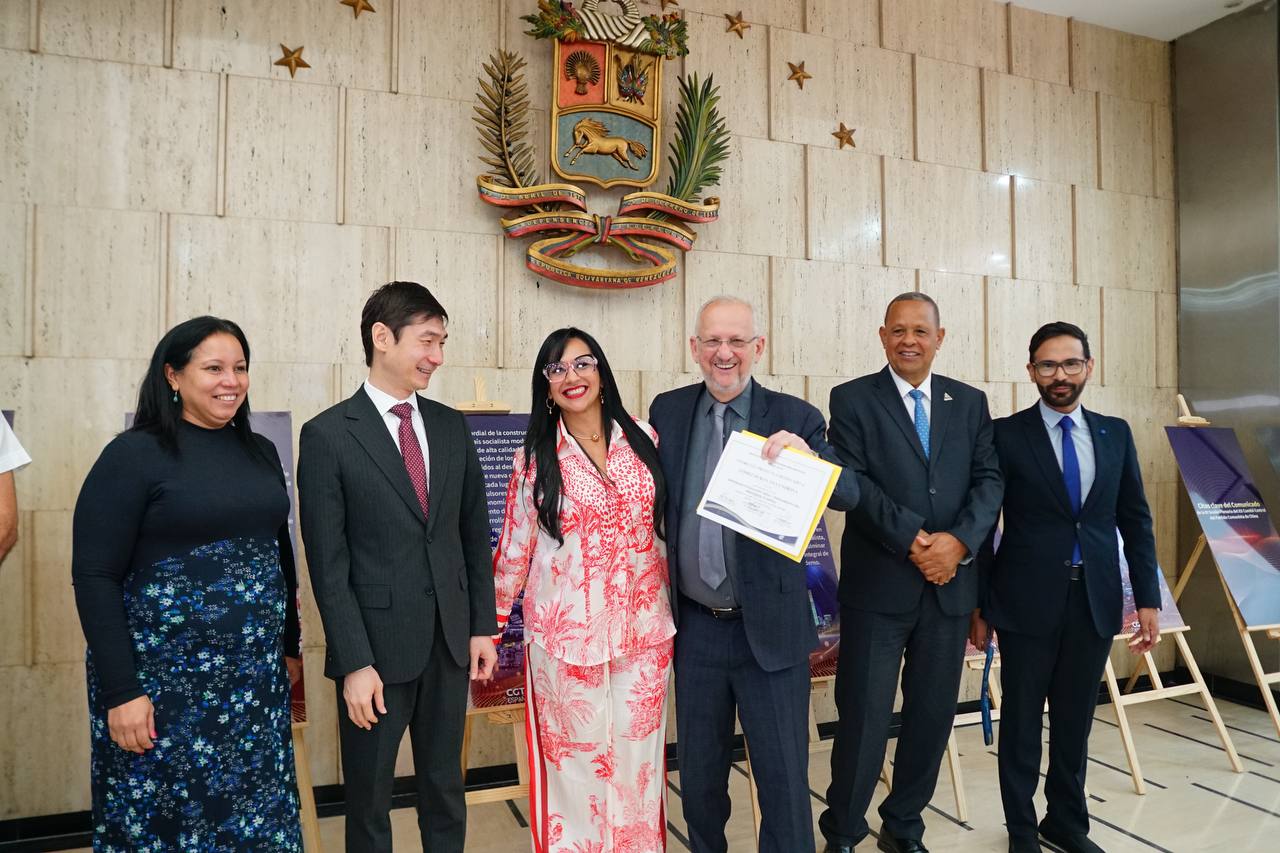 Entregan certificados del primer Diplomado Civilización China y Pensamiento del Presidente Xi Jinping