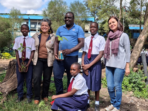Embajada en Kenia realiza visita de cortesía a Escuela Primaria Kariobangi South