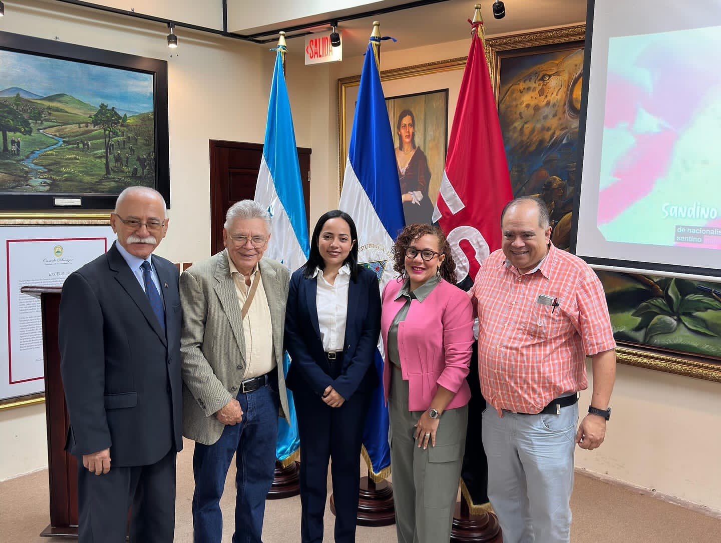 Venezuela acompaña conmemoración de los 130 años del natalicio del General Sandino en Tegucigalpa