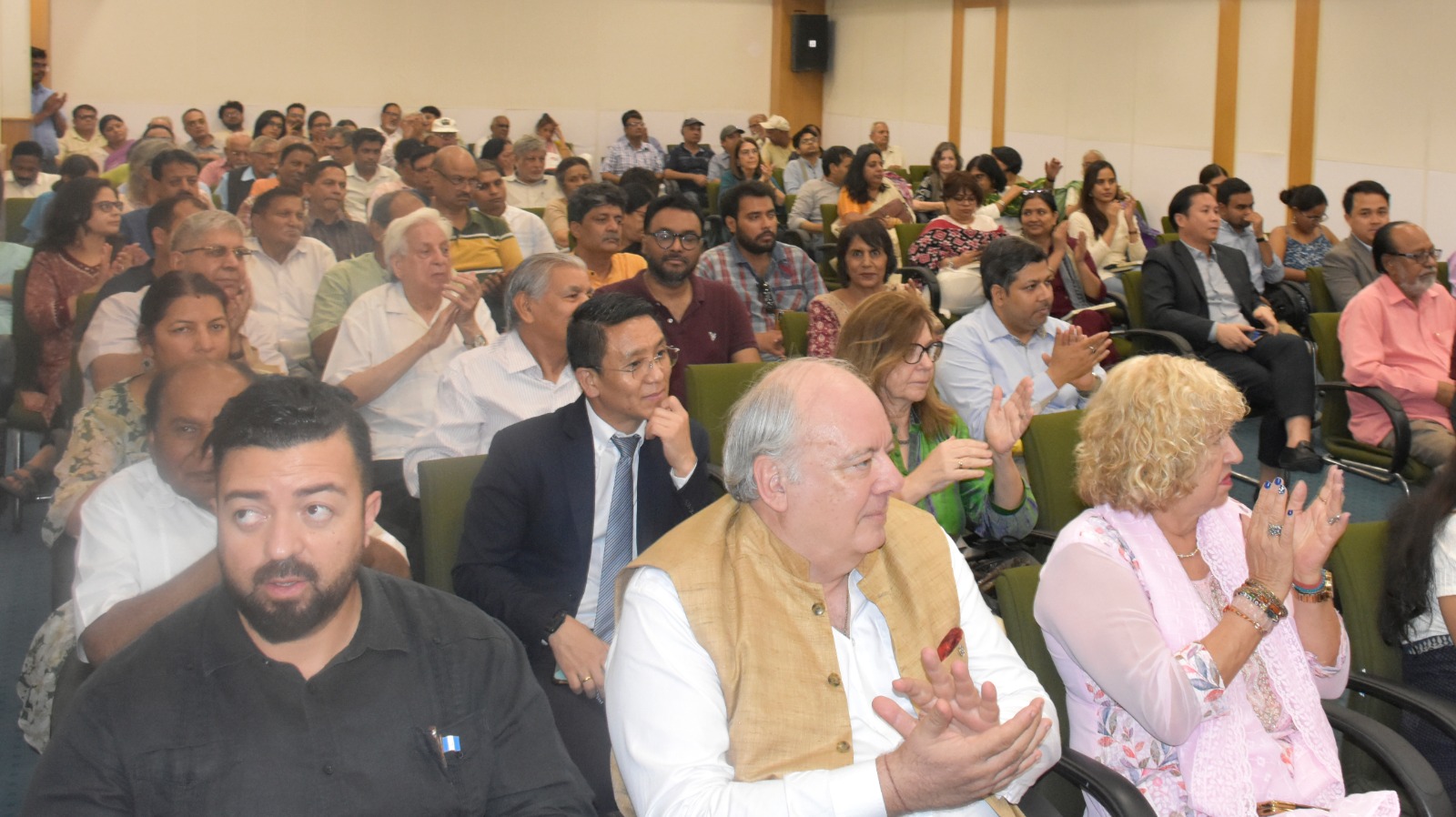 Venezuela acude a presentación de libro sobre José Martí en la India