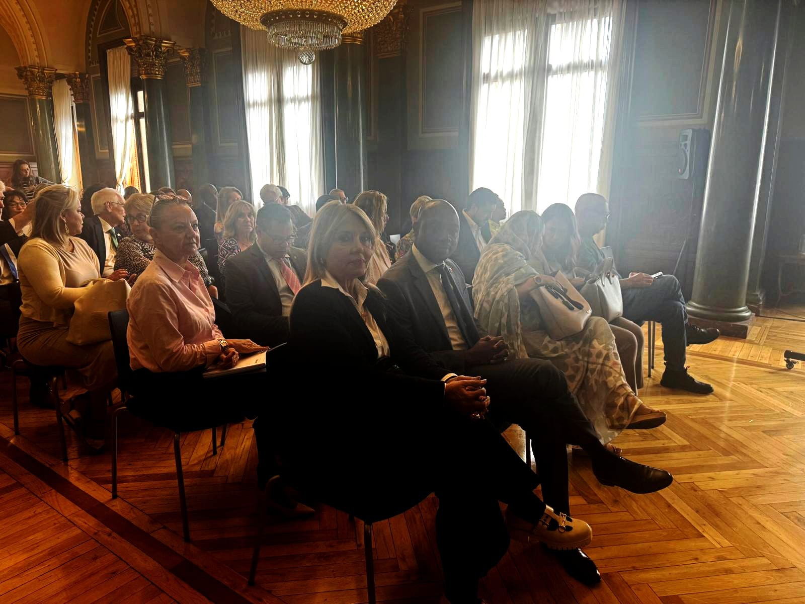 Cónsul en Canarias participa en reunión sobre el nuevo Reglamento de Extranjería español