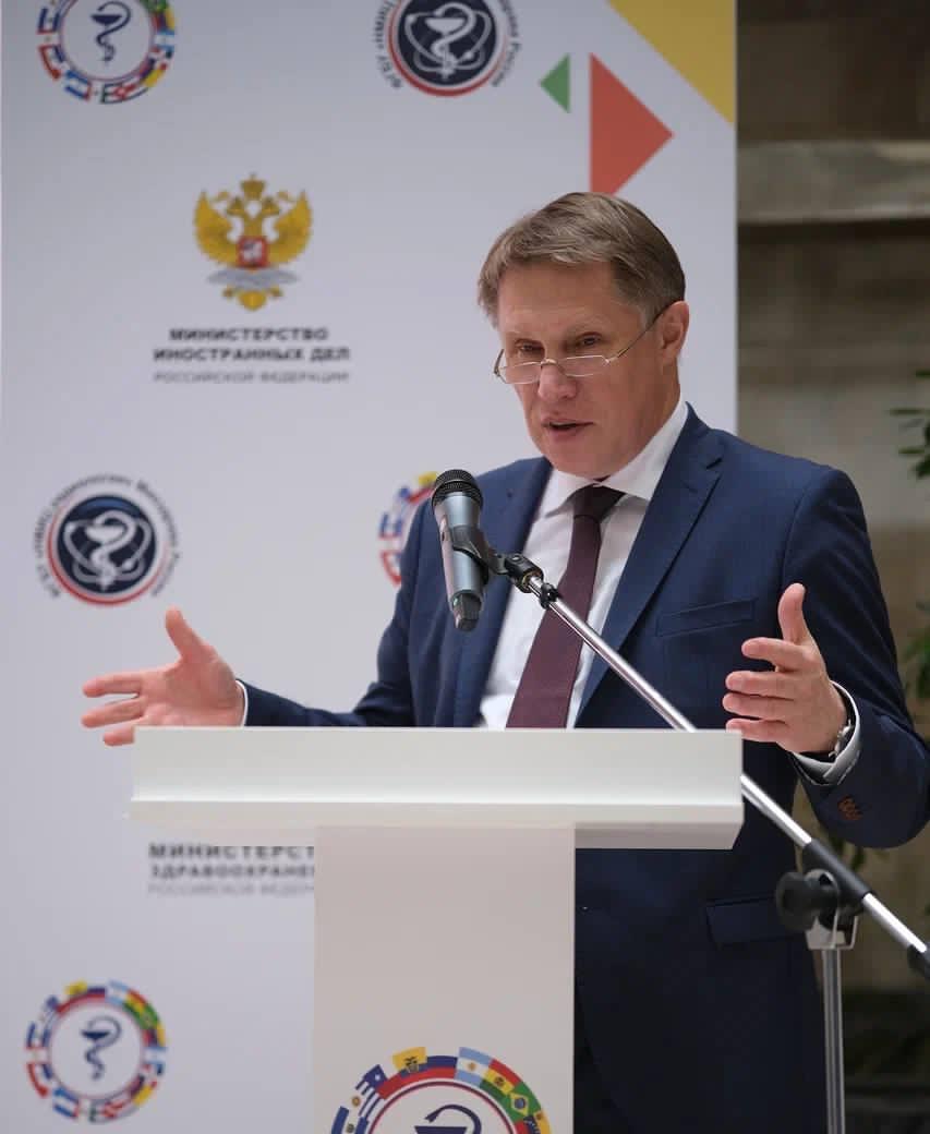 Embajador Salazar asiste a presentación de los avances de la medicina rusa