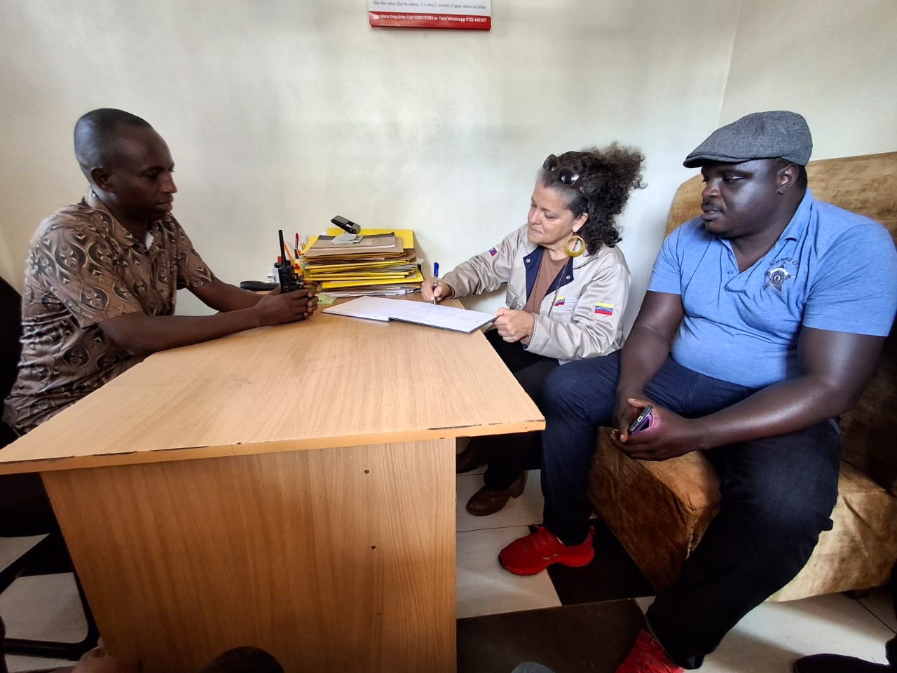 Embajada en Kenia realiza visita de cortesía a la comunidad de Kariobangi South