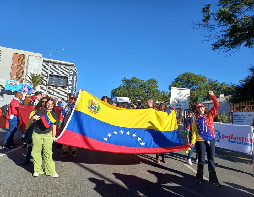 Jóvenes del mundo marchan en Namibia a favor de la solidaridad y el antiimperialismo