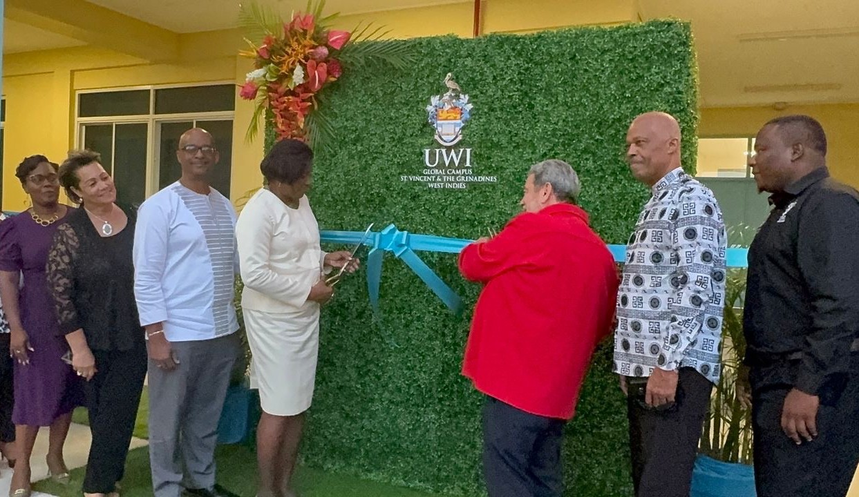 Venezuela presente en inauguración de espacios de la Universidad de las Indias Occidentales en SVG