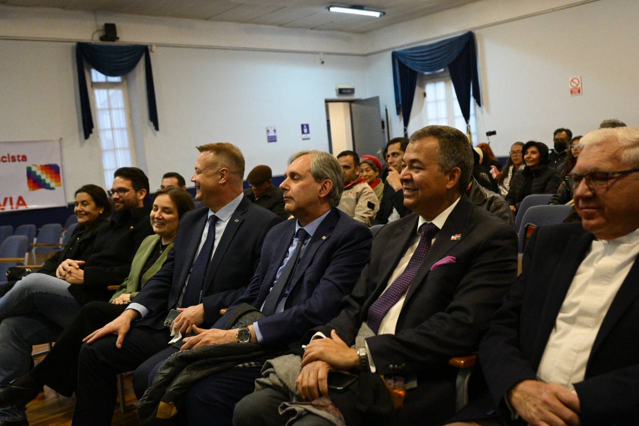 Embajador Trómpiz participa en conmemoración de la Nakba palestina y homenaje a Sandino en Bolivia