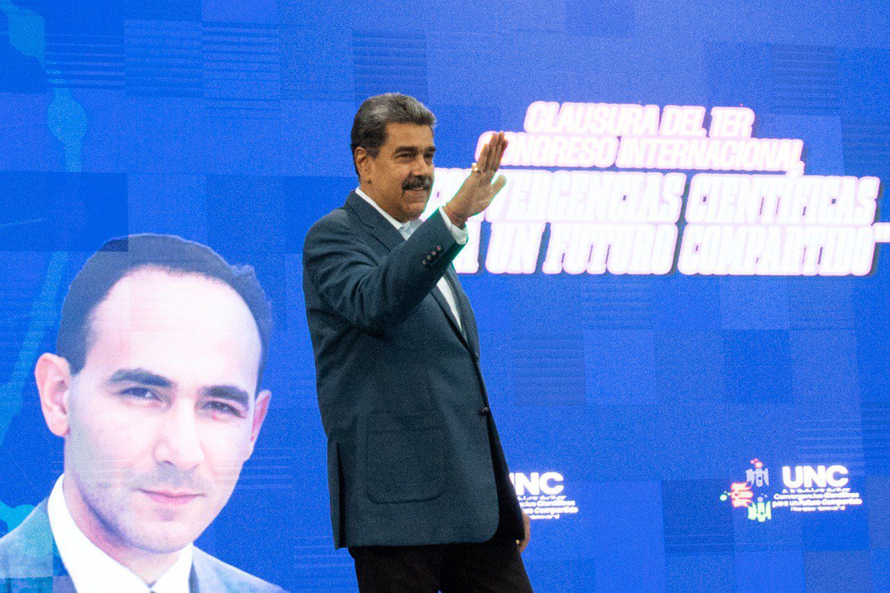 Jefe de Estado clausura el 1° Congreso Internacional de Convergencia Científica