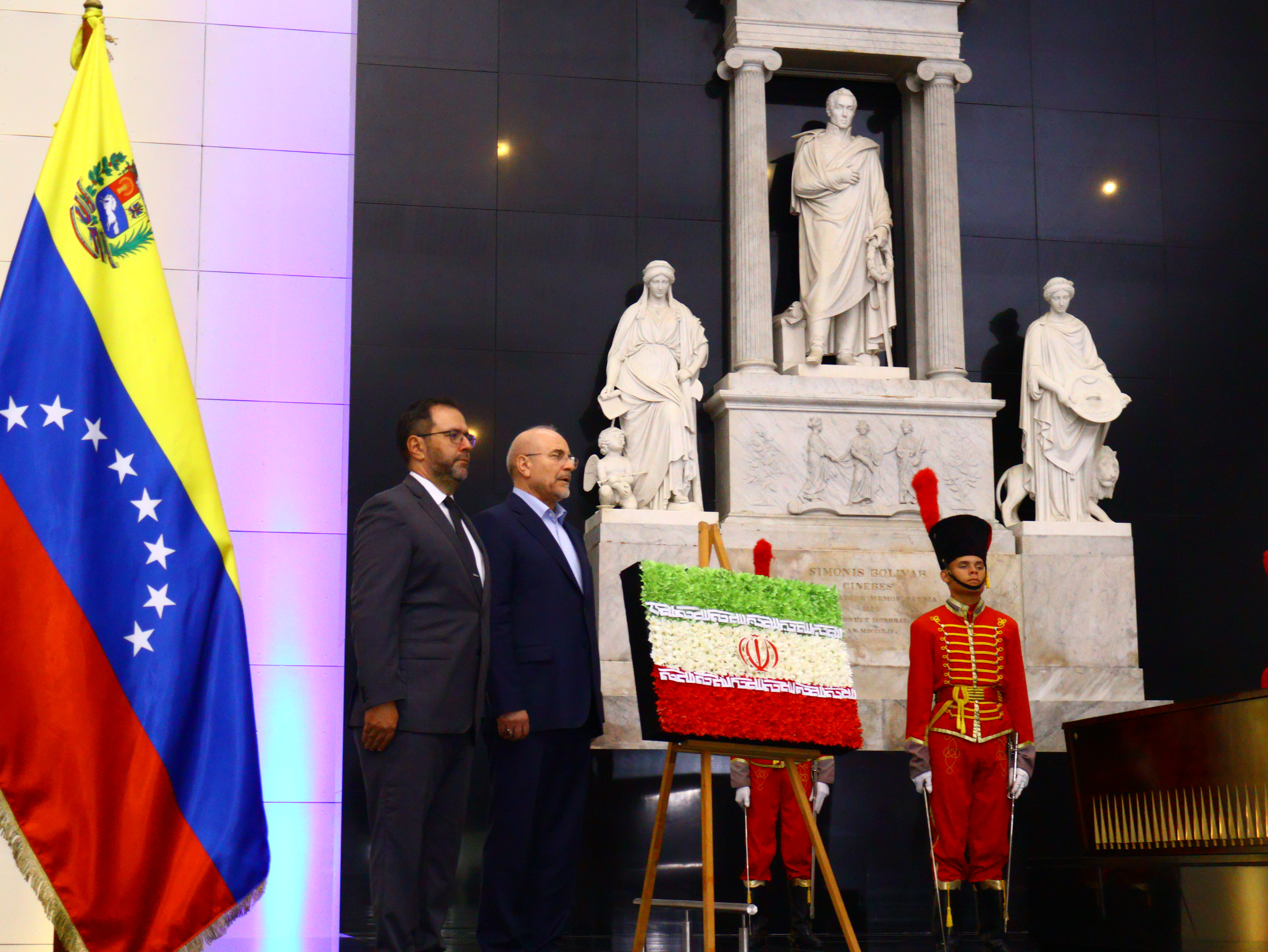 Asamblea Consultiva Islámica de Irán ofrenda a Bolívar en Caracas 