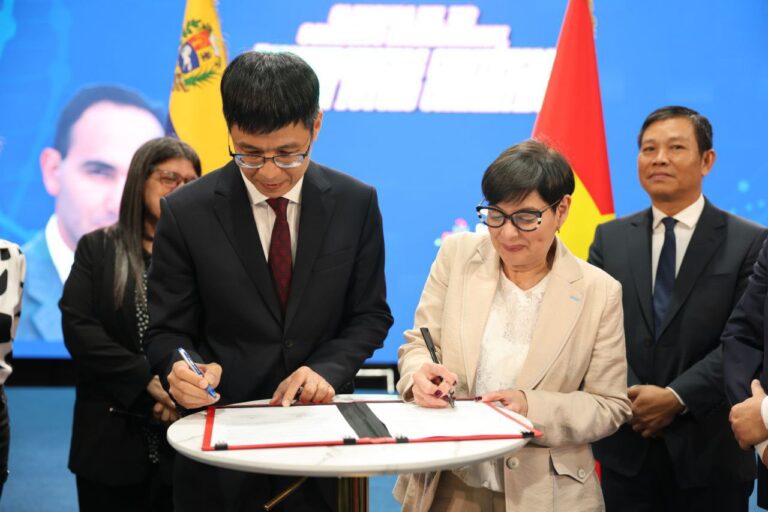 Venezuela y Vietnam firman Memorándum de Entendimiento de cooperación científica
