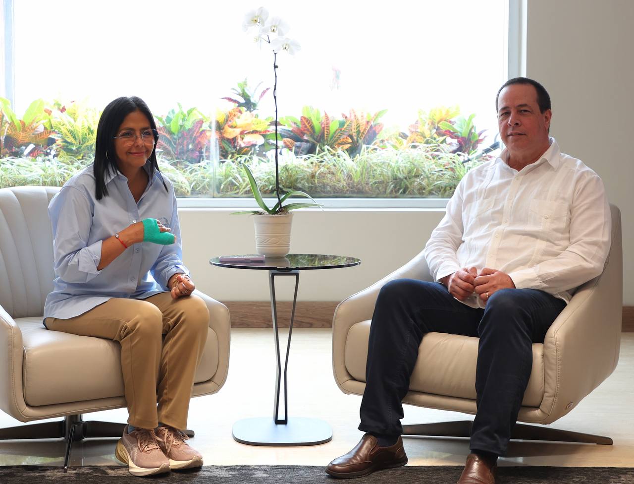 Venezuela y Cuba revisan agenda de cooperación en materia de salud