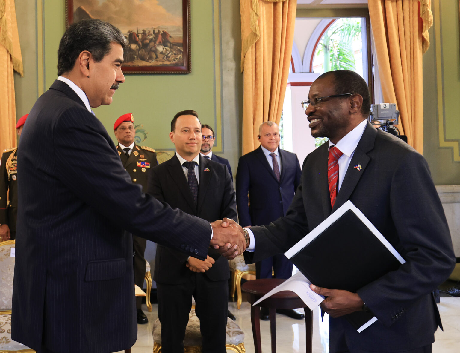 Presidente Maduro recibe cartas credenciales del nuevo embajador de Haití
