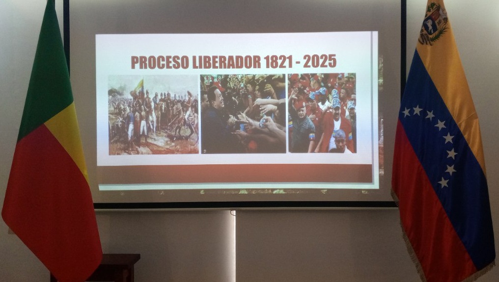Venezuela conmemora en Benín 204 años de gesta de Carabobo con foro "Seguimos en Batalla"
