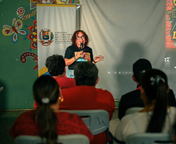 Embajada en Honduras inaugura ciclo comunitario con proyección de película “Alí Primera”