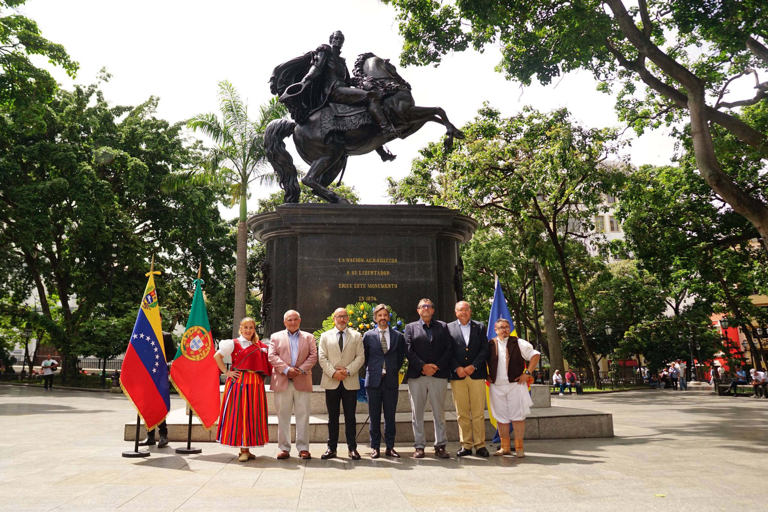 Embajada de Portugal ofrenda a Bolívar en la Semana de Madeira