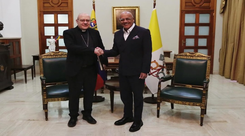 Nuncio recibe carta presidencial dirigida al Papa para liberar a niños secuestrados en EE. UU.