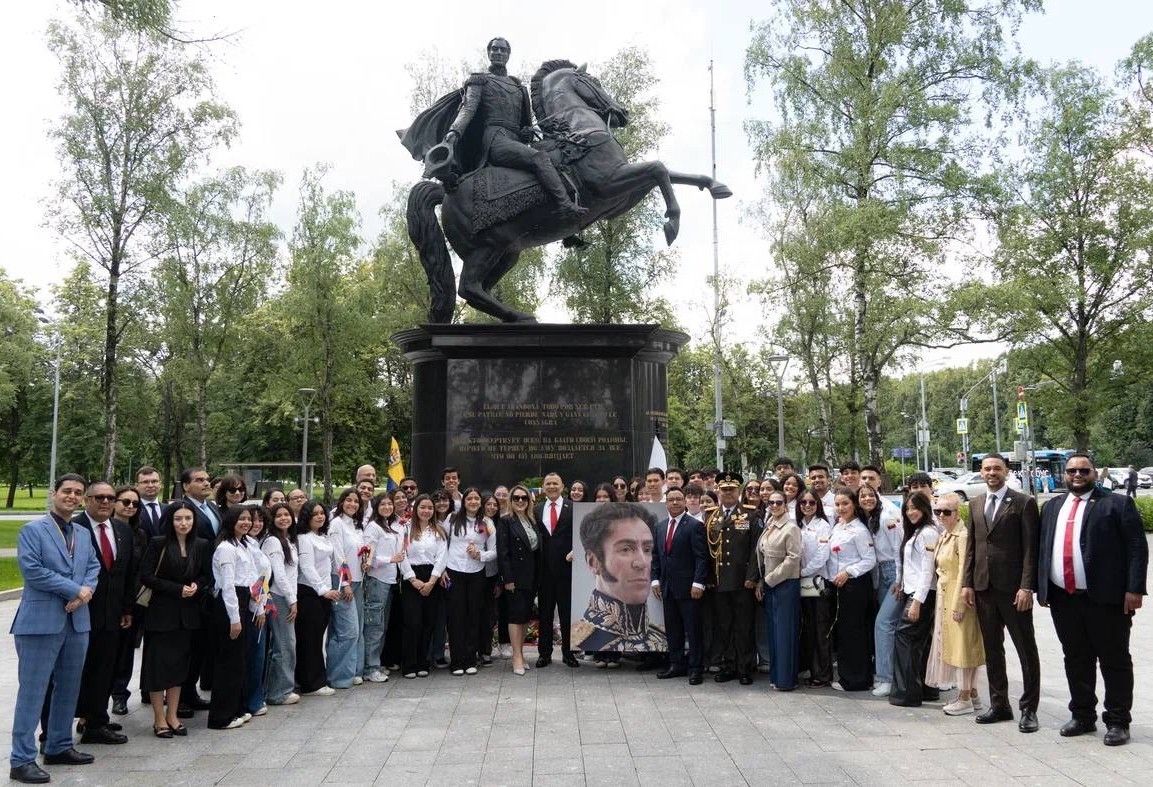 Conmemoran 204 aniversario de la Batalla de Carabobo y Día del Ejército Bolivariano en Moscú