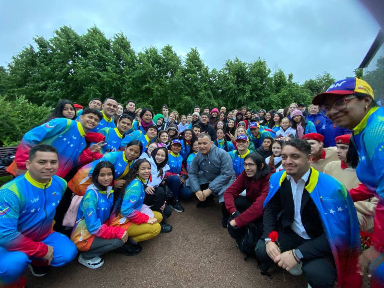 Ofrenda floral ante monumento de Miranda en San Petersburgo reafirma lazos de amistad entre Rusia y Venezuela