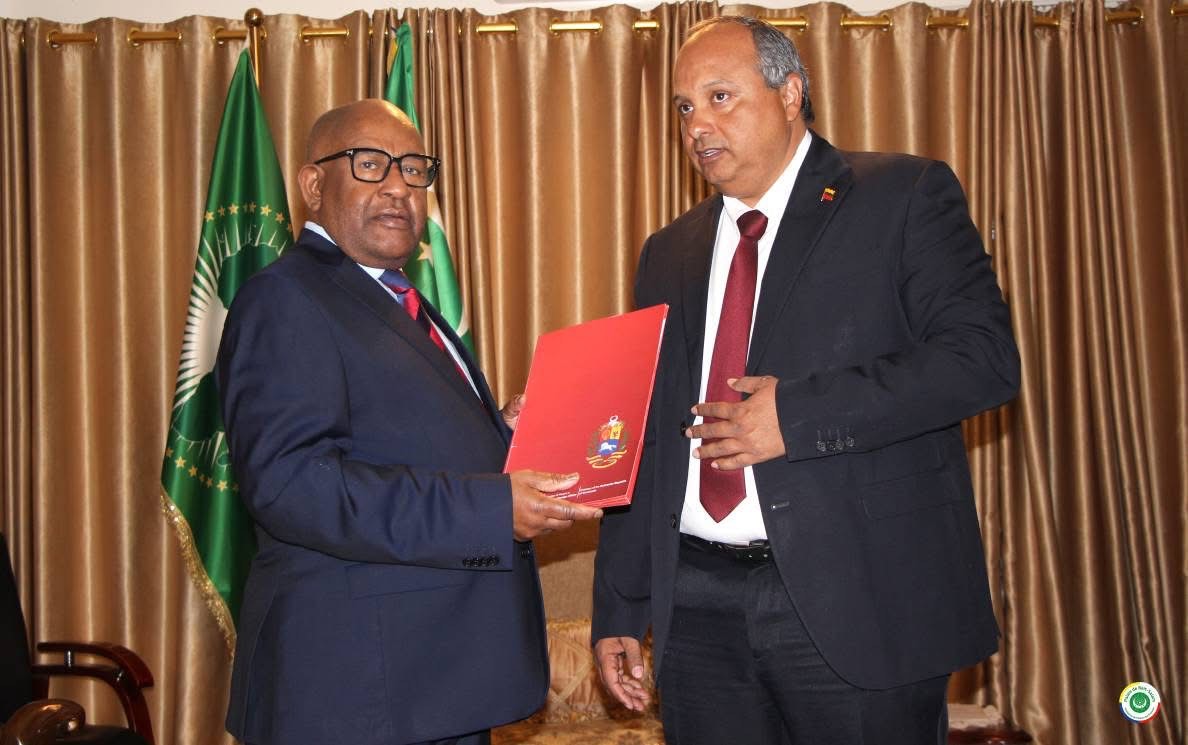 Embajador de Venezuela presenta Cartas Credenciales ante el Presidente de la Unión de las Comoras