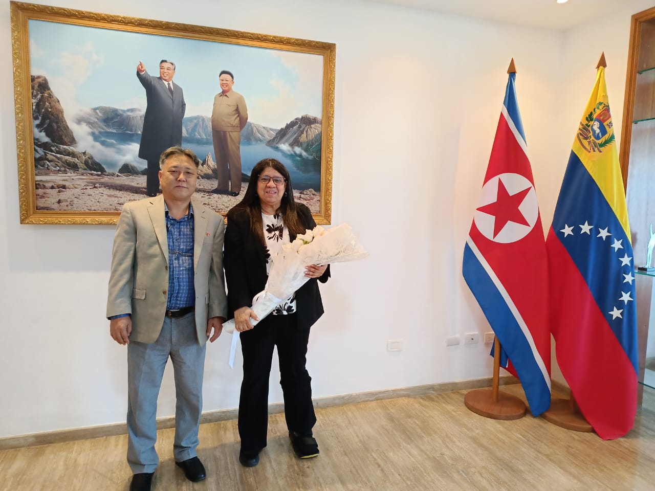 Conmemoran 31 aniversario de la siembra de Kim Il Sung, Líder Supremo de la RPD de Corea