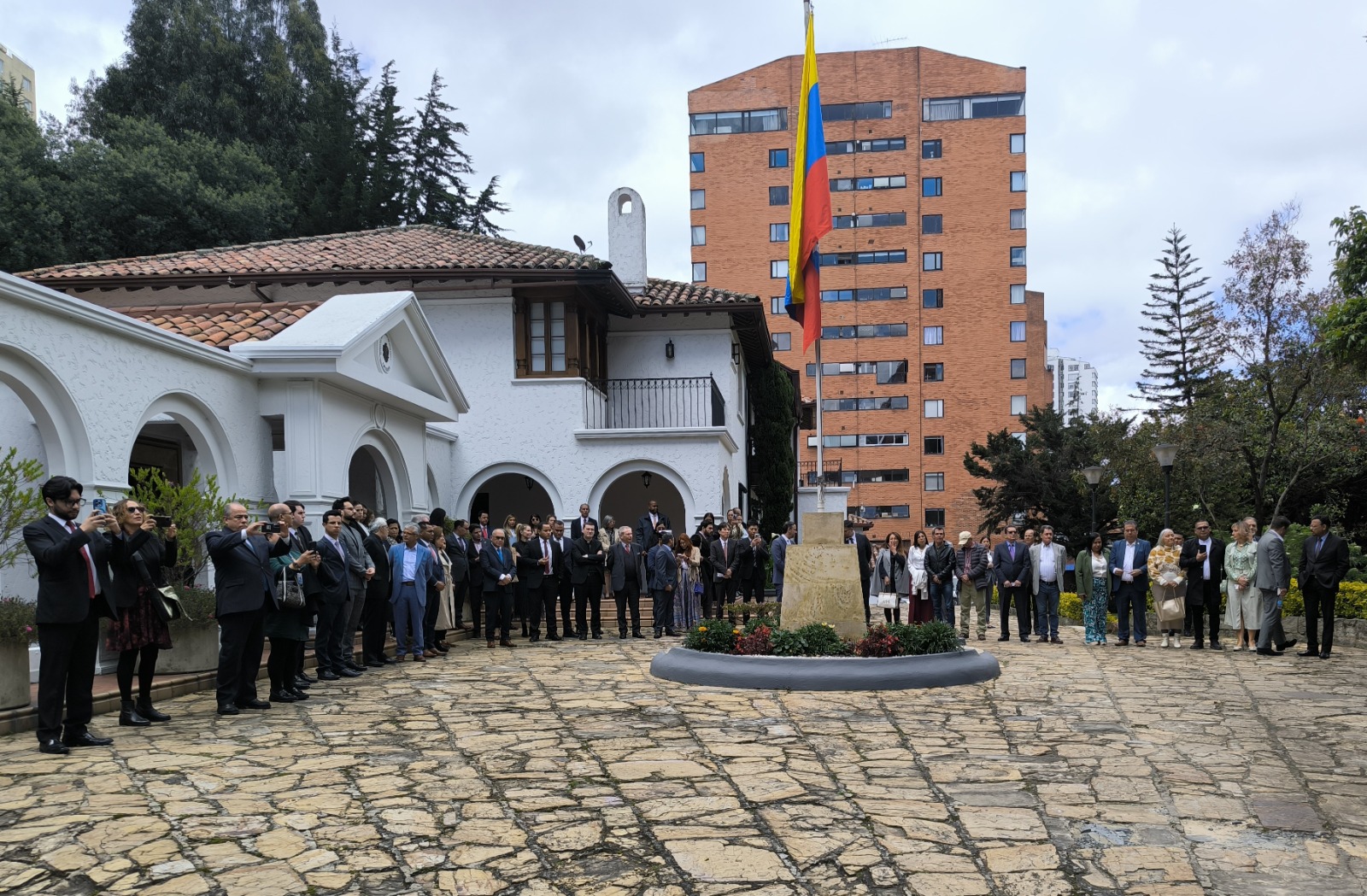 Embajada en Colombia conmemoró 214 años de la Independencia de Venezuela