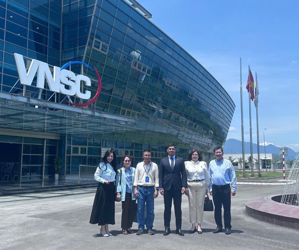 Venezuela y Vietnam exploran posibilidades de cooperación en el área espacial