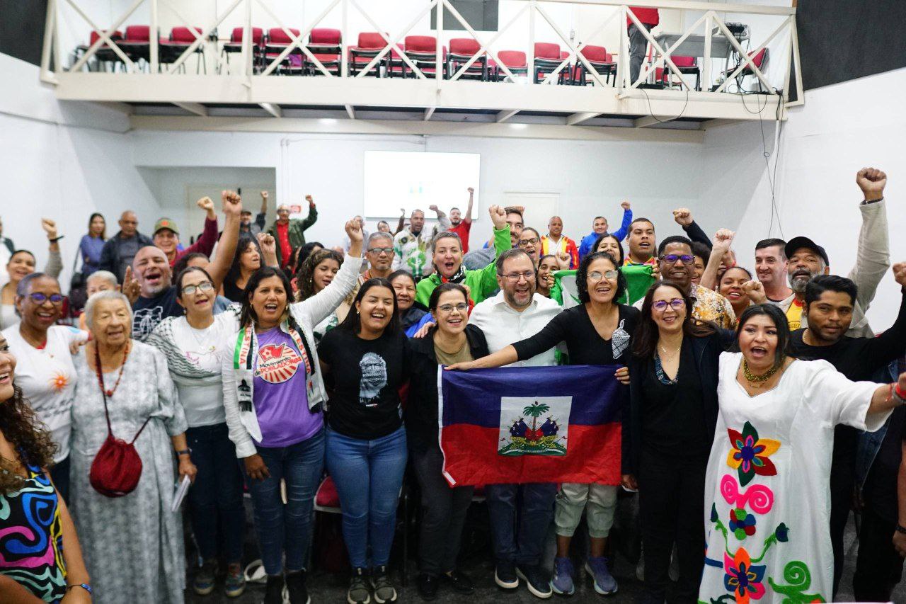 Canciller Yván Gil juramentó el Consejo Articulador de Movimientos Sociales y Comunas