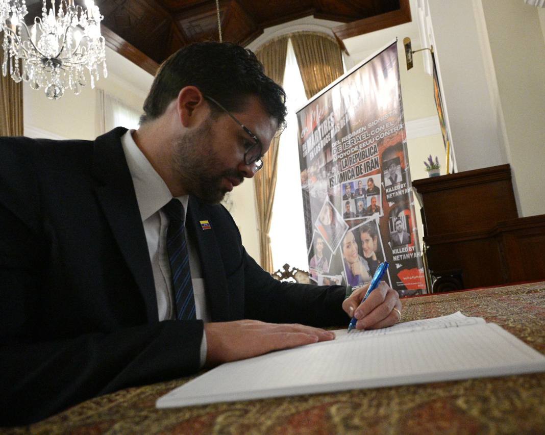 Embajador en Bolivia expresa su solidaridad con Irán ante agresiones sionistas