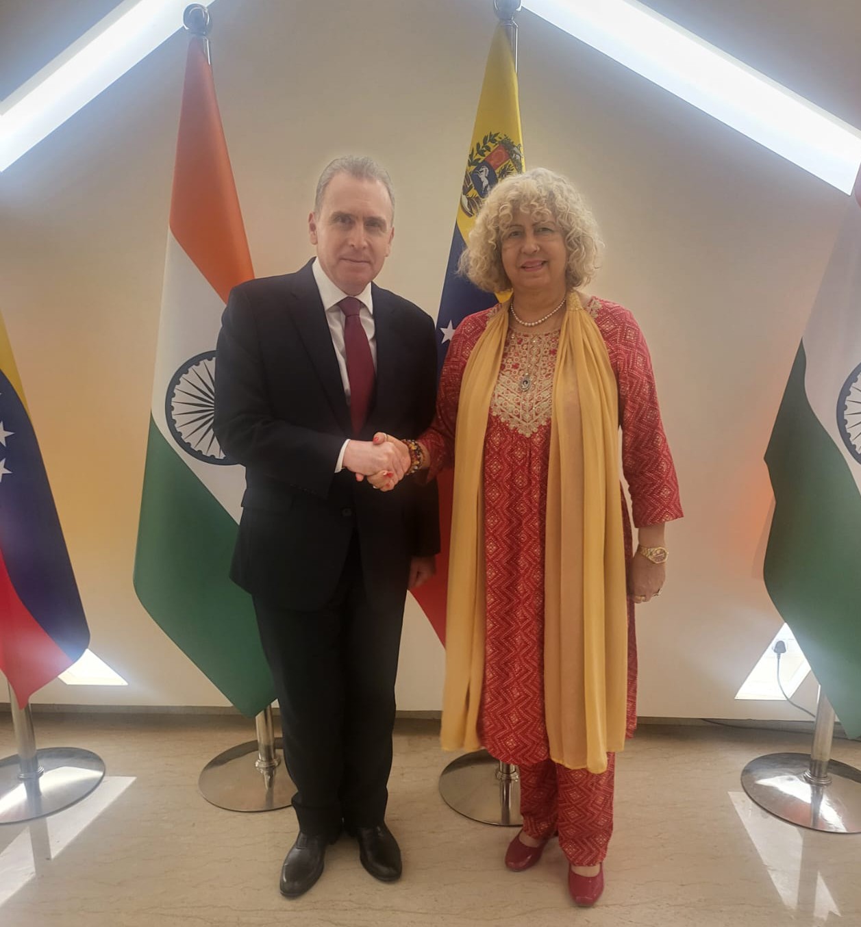 Venezuela y Türkiye ratifican amistad en reunión diplomática en India 