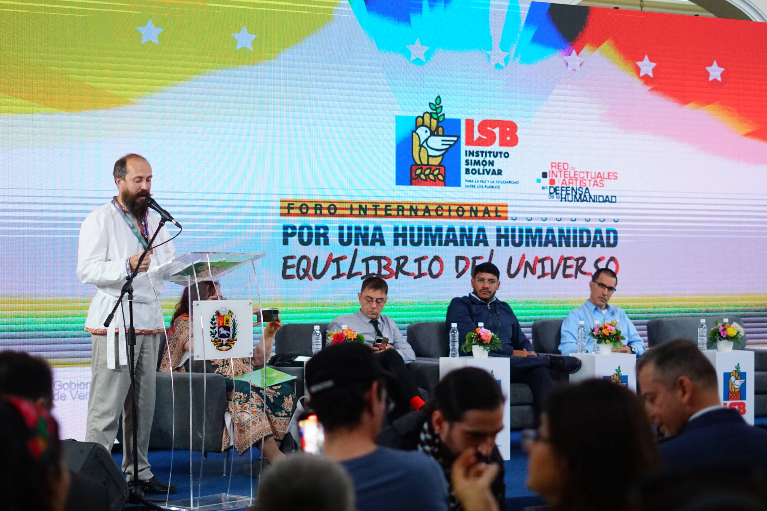 Culmina con éxito el Foro Internacional "Por una Humana Humanidad, Equilibrio del Universo"