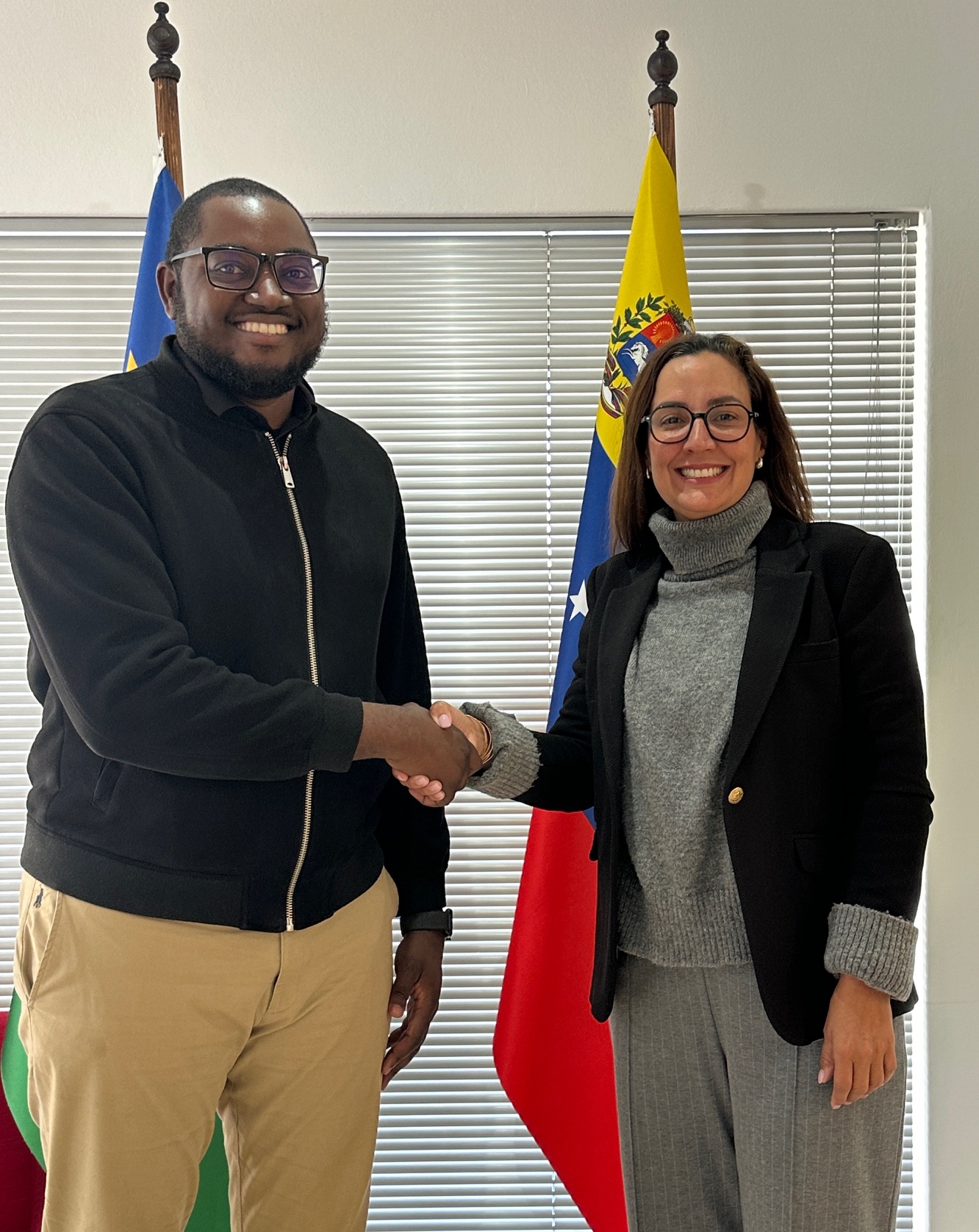 Embajadora en Namibia y Gobernador de Khomas ratifican cooperación de sus países 